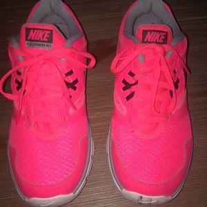 Great condition pink nike athletic shoes
